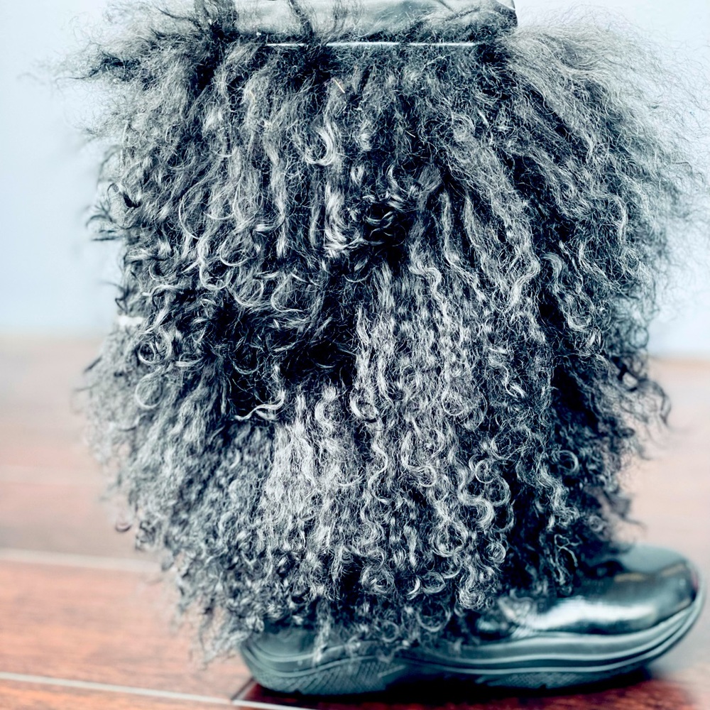 PRADA KIDS BOOTS MONGOLIAN FUR ON PATENT LEATHER AUTHENTIC